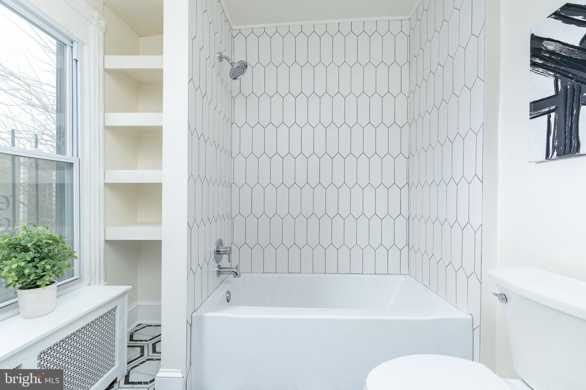 2326 GREENWICH STREET