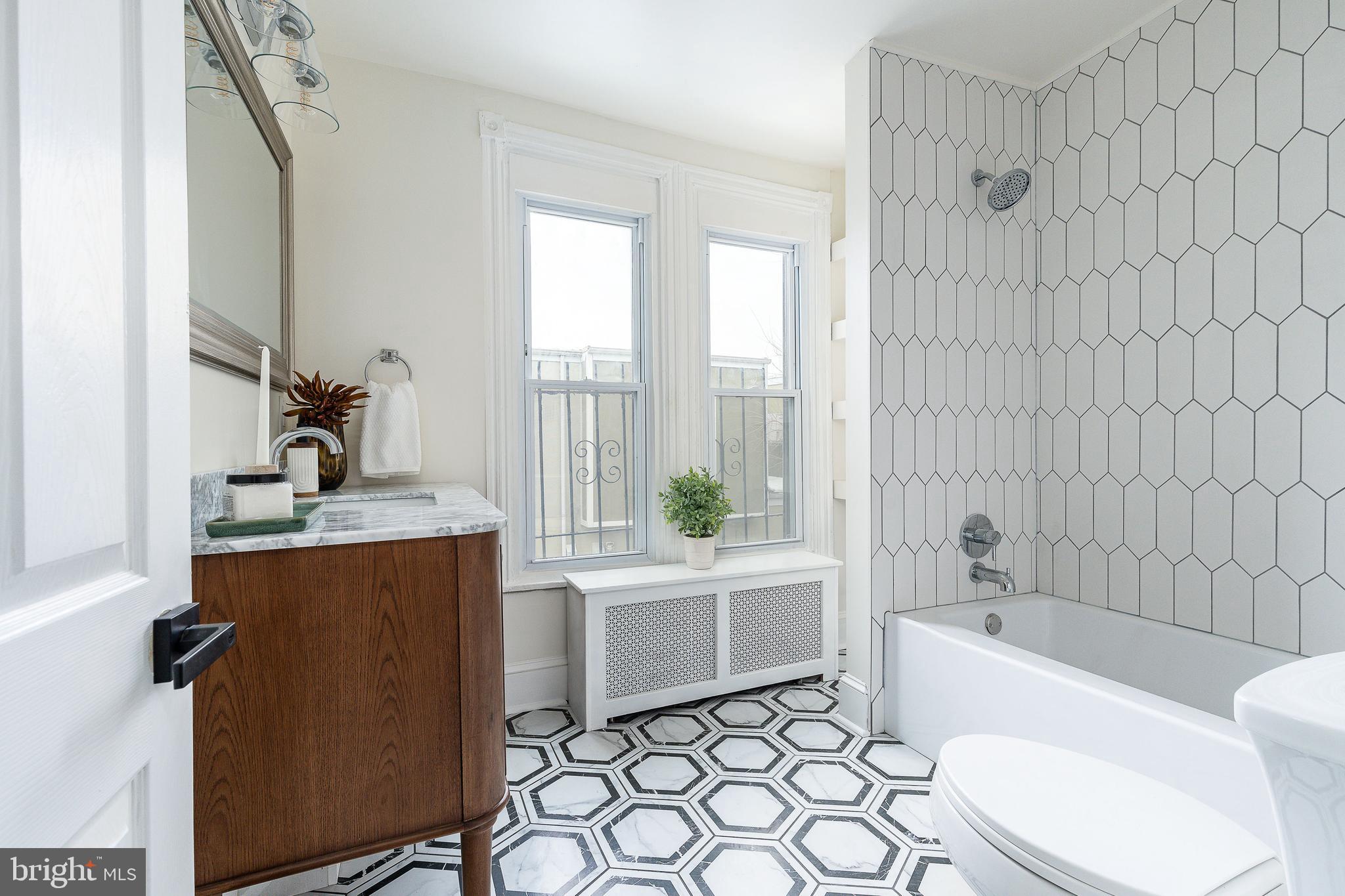 2326 GREENWICH STREET