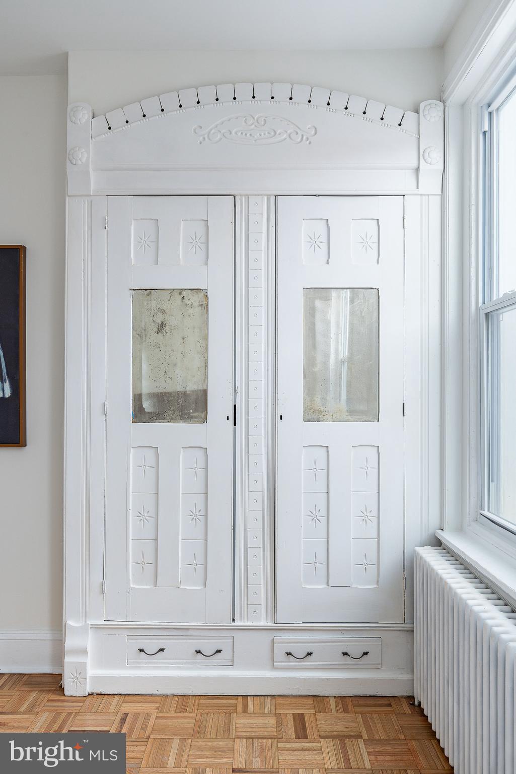 2326 GREENWICH STREET