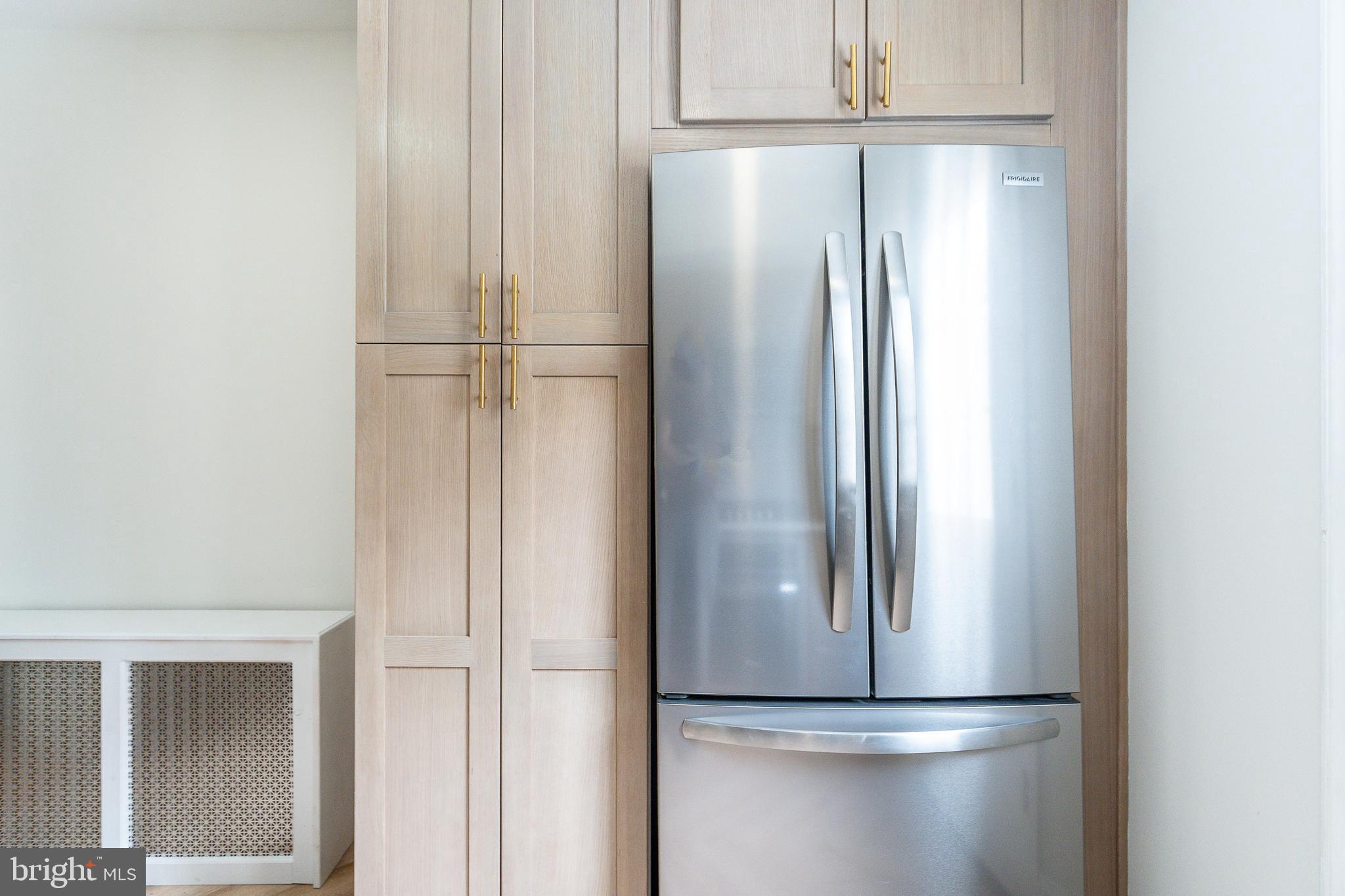 2326 GREENWICH STREET