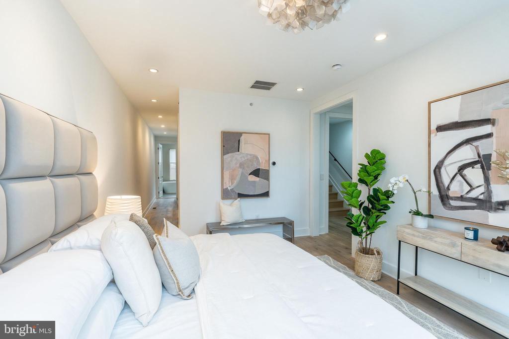 622 S 7TH STREET