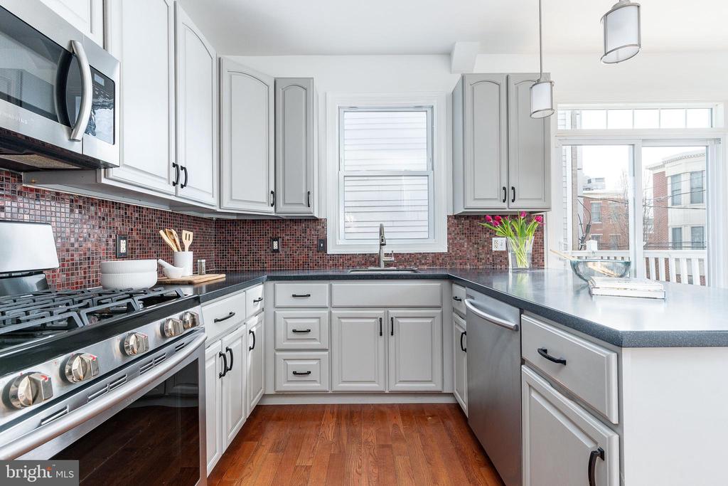931 S 18TH STREET