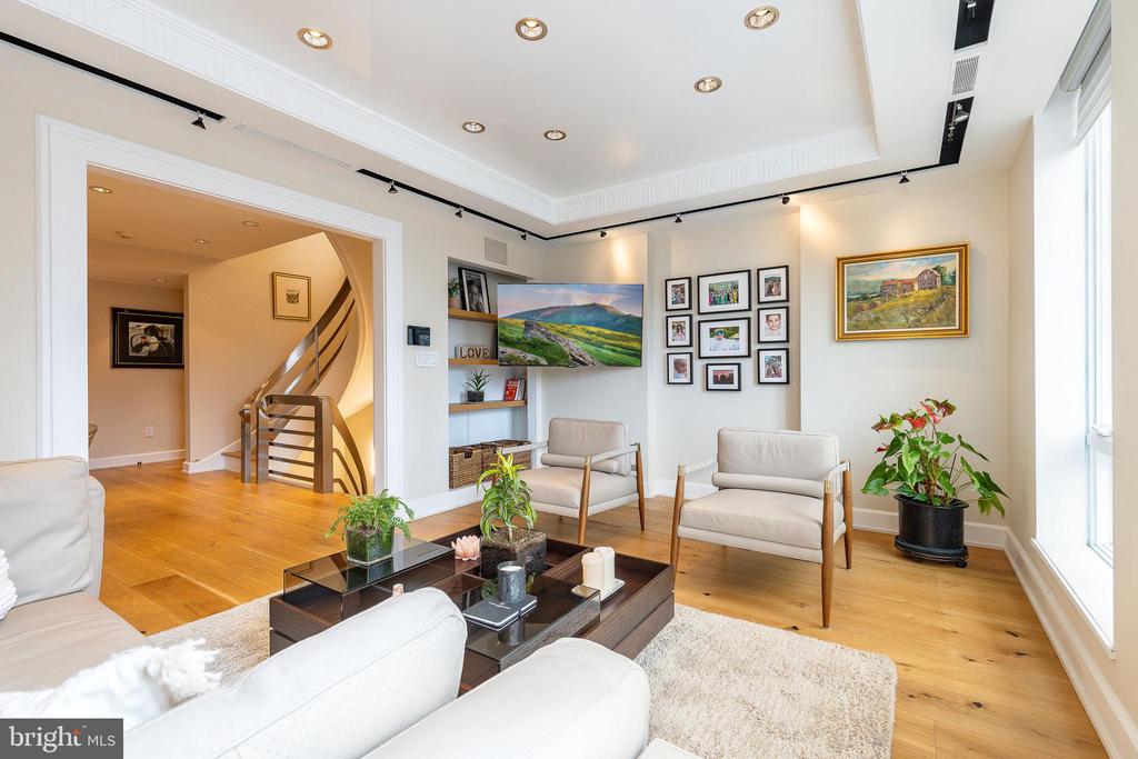 254 S 3RD STREET