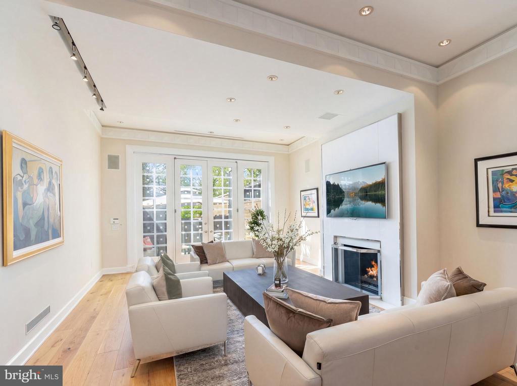 254 S 3RD STREET