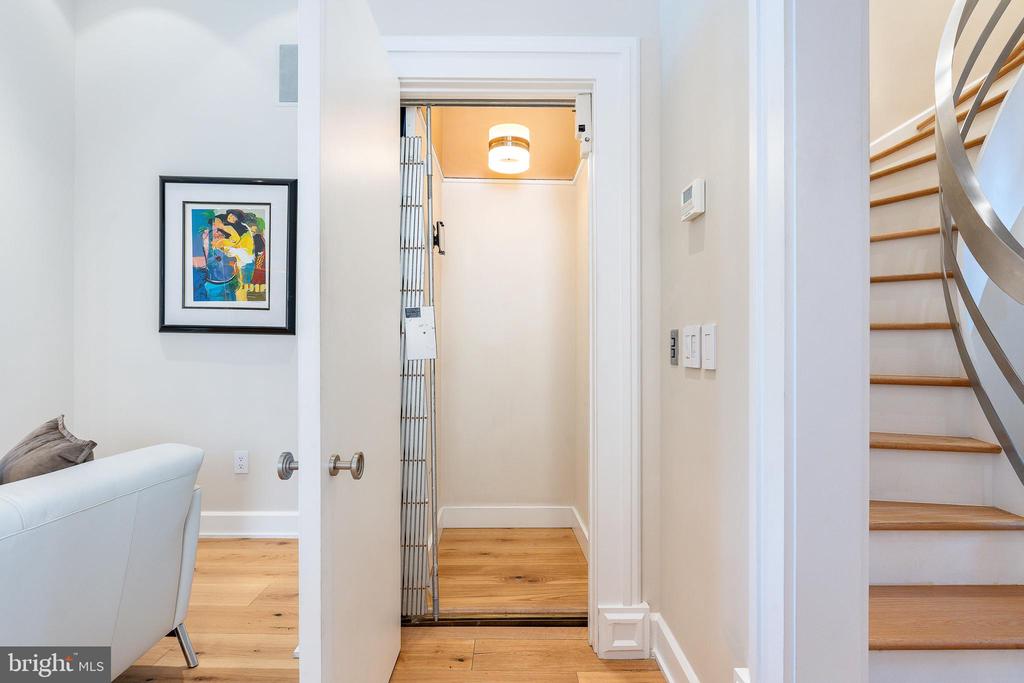 254 S 3RD STREET