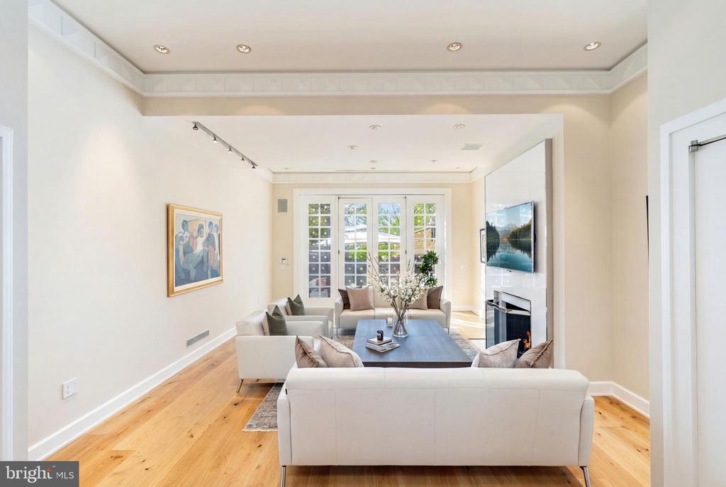 254 S 3RD STREET