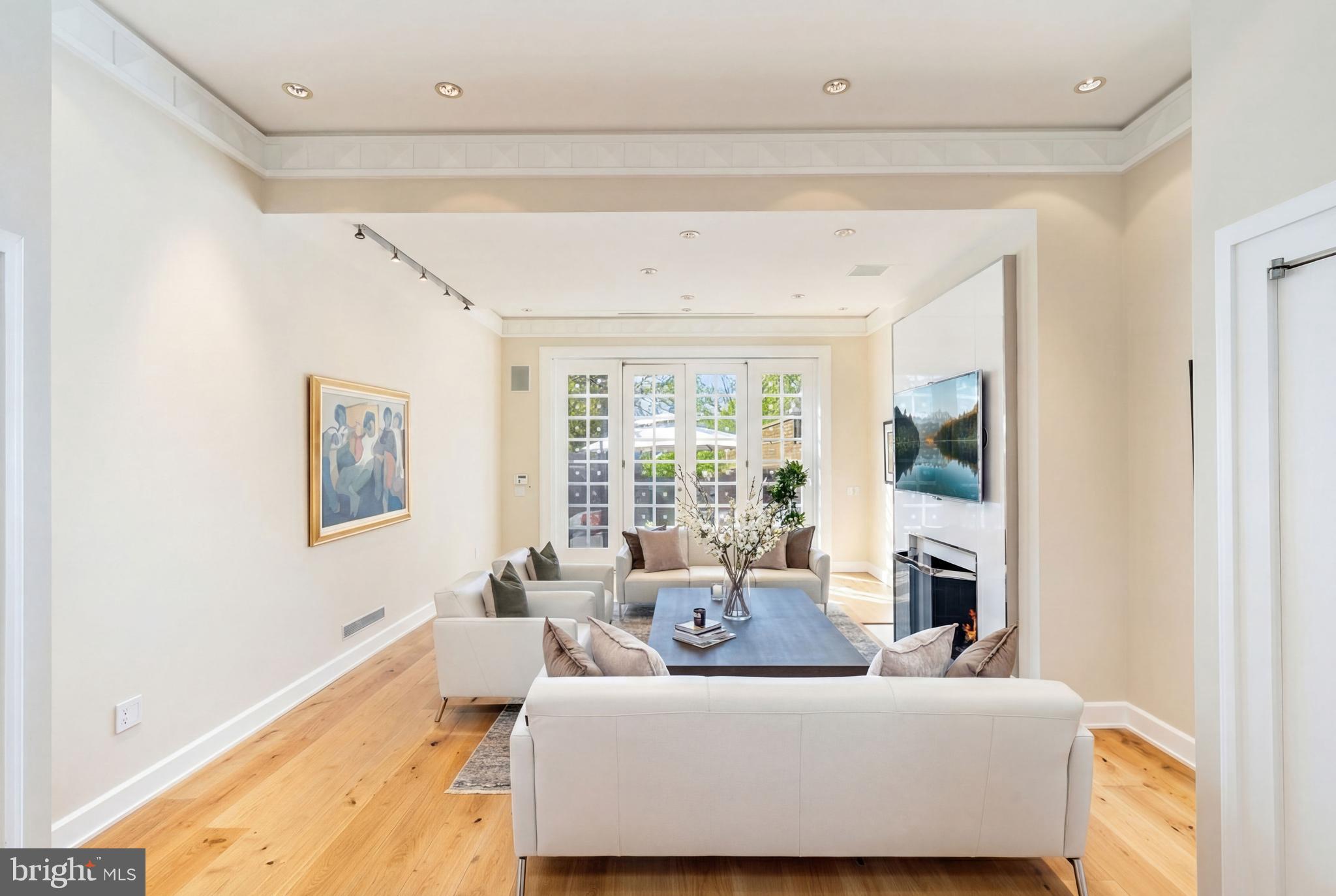 254 S 3RD STREET