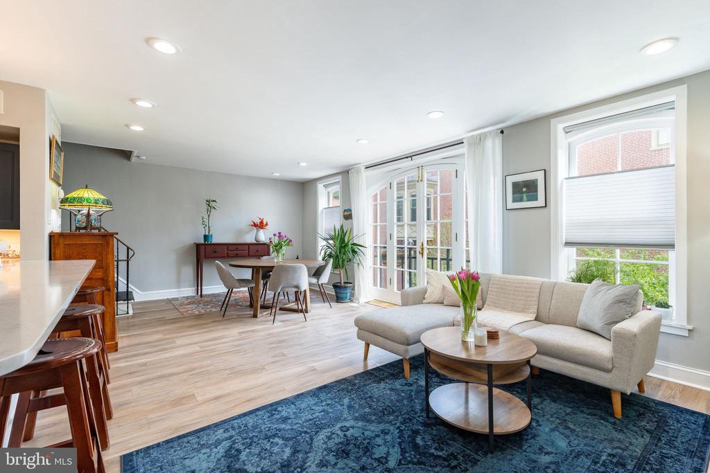 406 S VAN PELT STREET