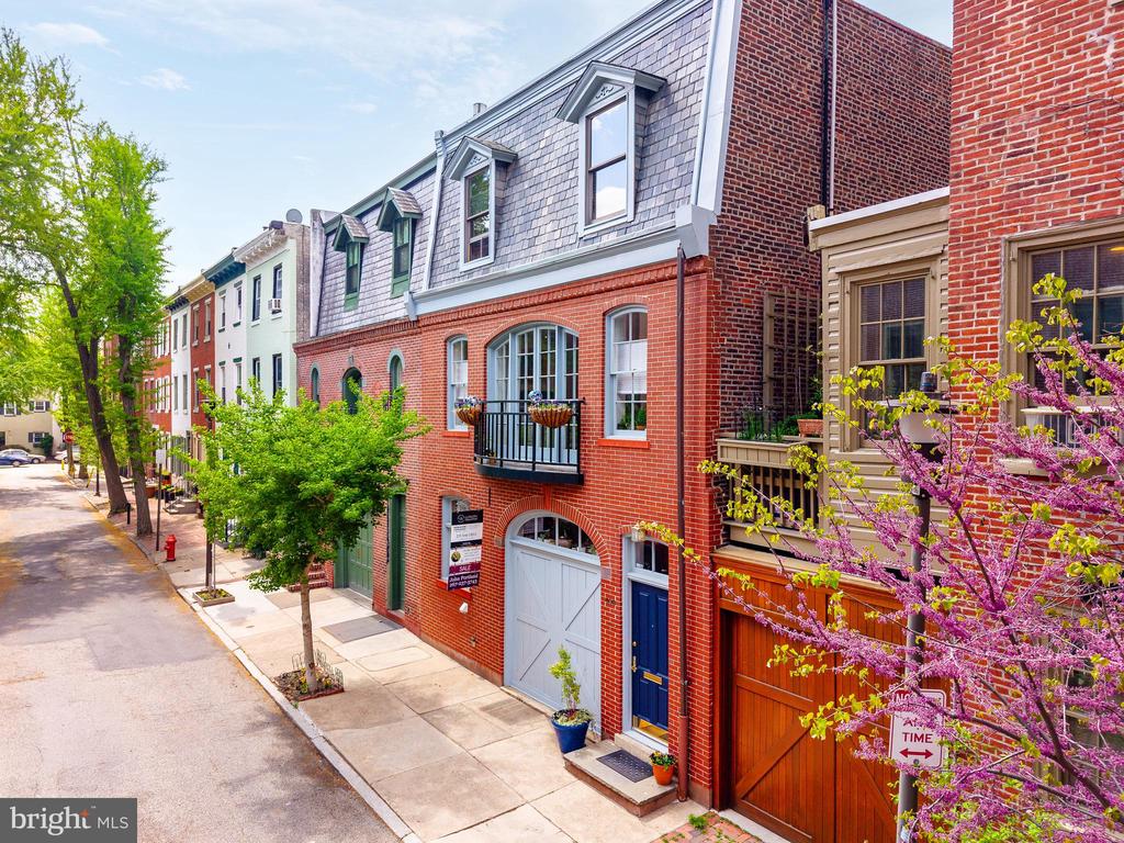 406 S VAN PELT STREET