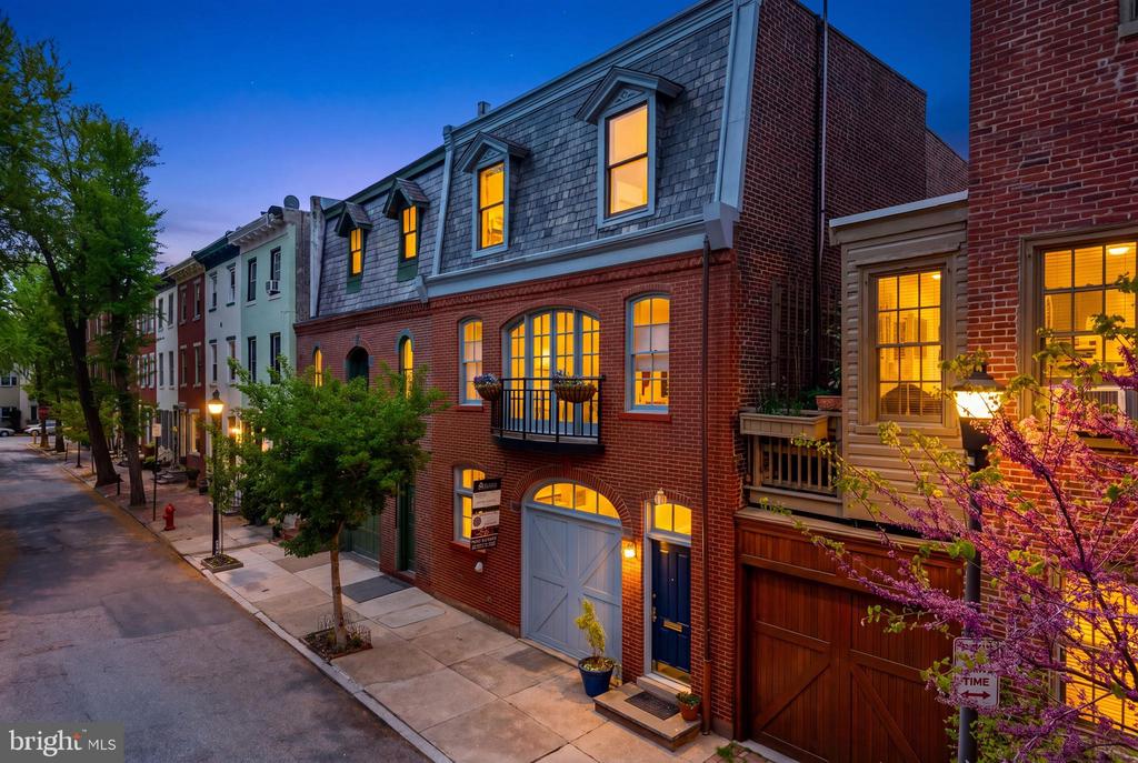 406 S VAN PELT STREET