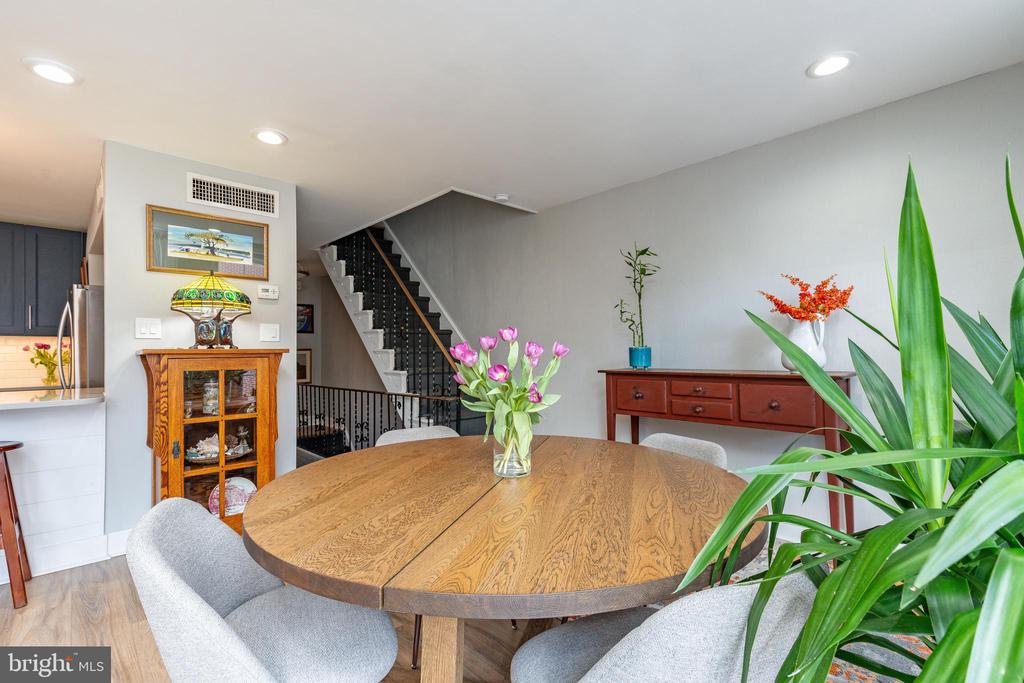 406 S VAN PELT STREET
