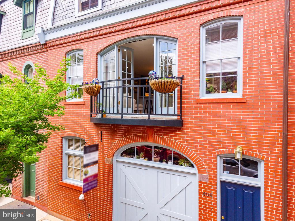 406 S VAN PELT STREET