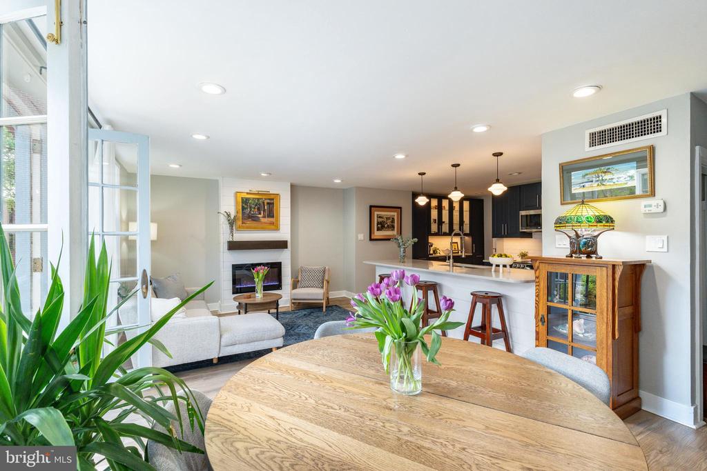 406 S VAN PELT STREET