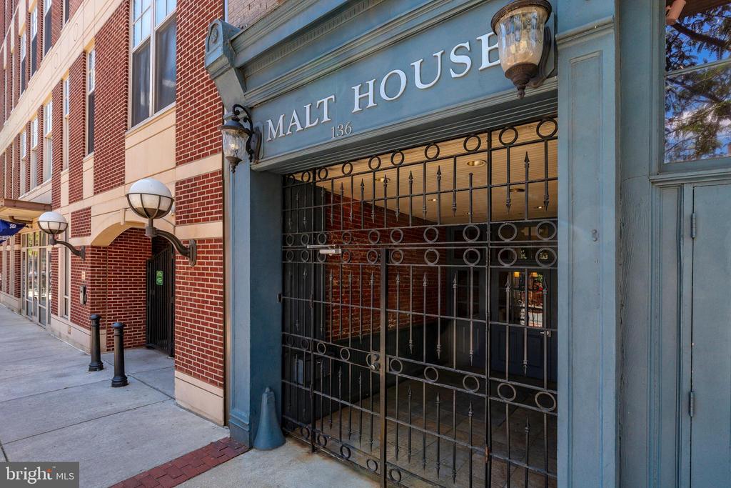 136 N 2ND STREET 38 2A