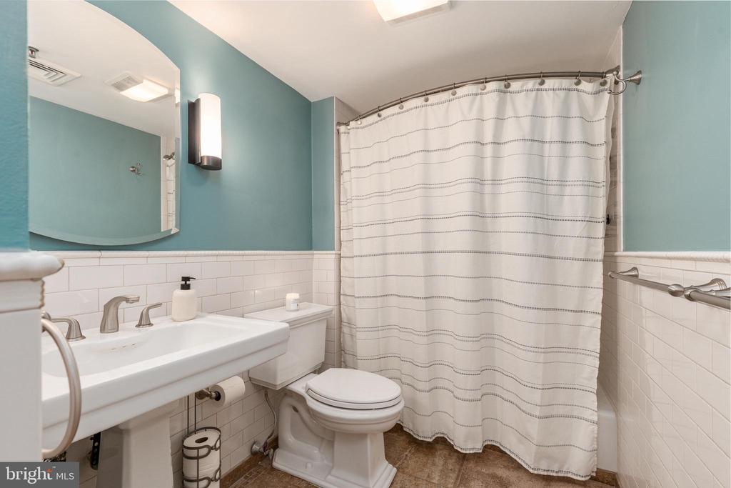 136 N 2ND STREET 38 2A