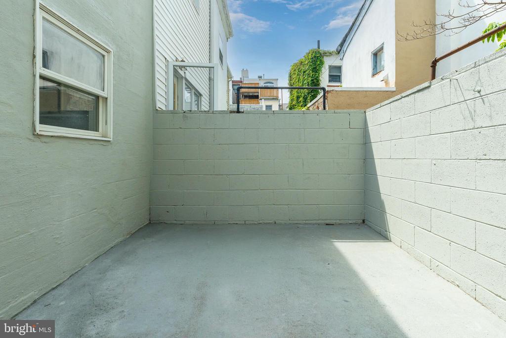 133 MONROE STREET