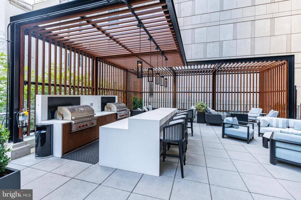 1414 S PENN SQUARE Unit: PH1B