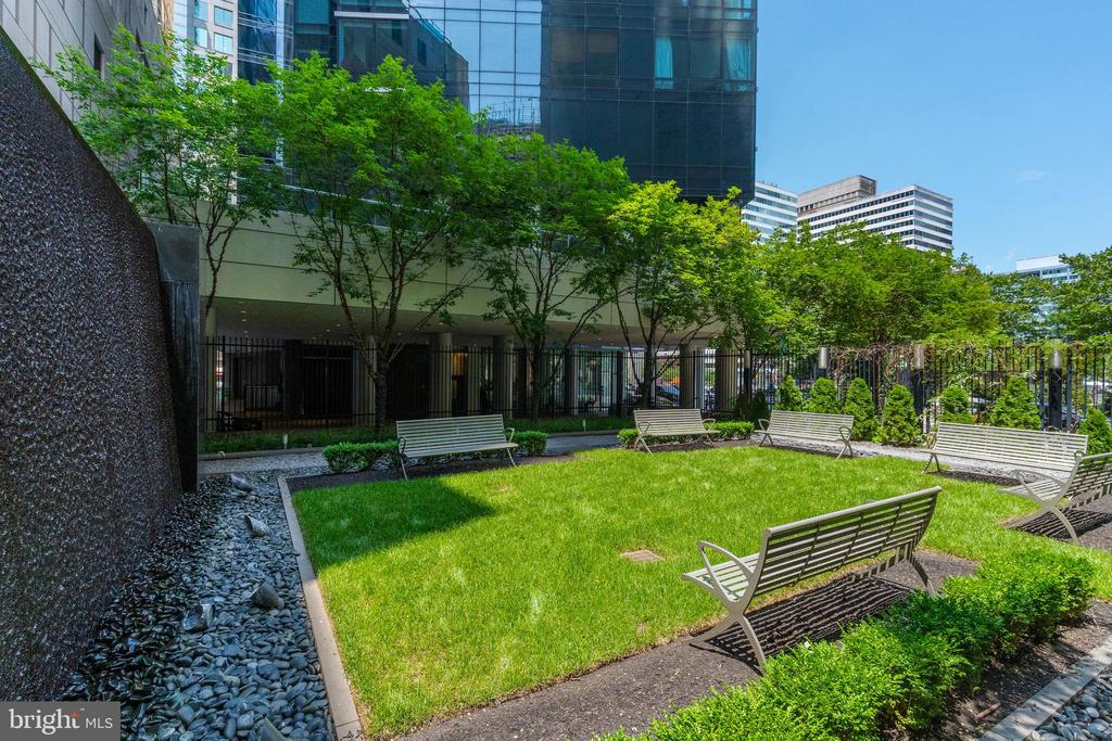 1414 S PENN SQUARE Unit: PH1B