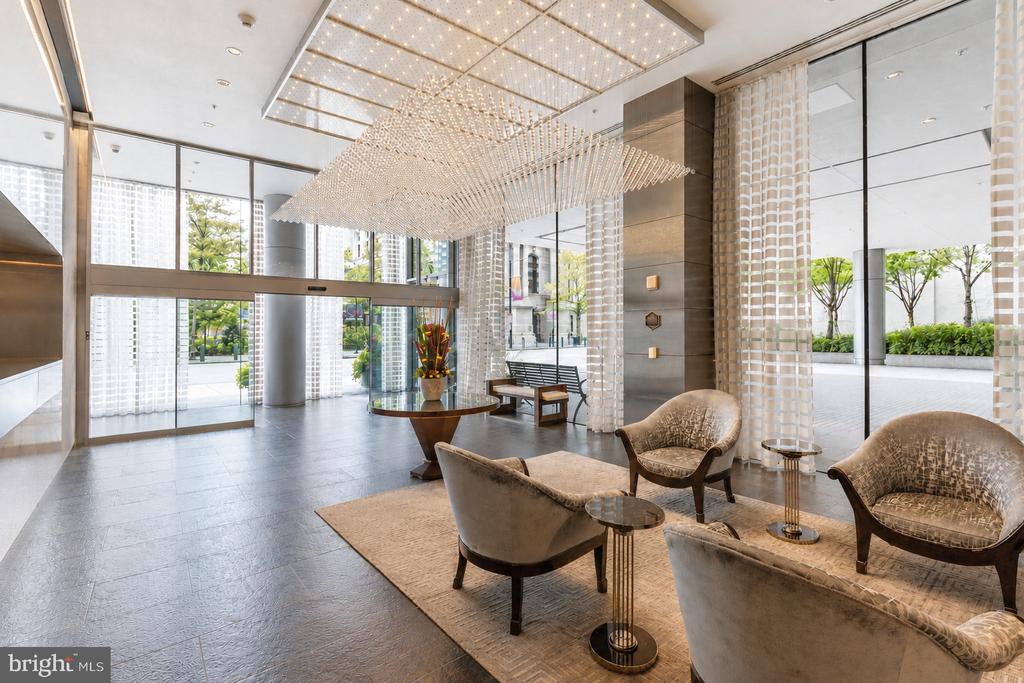 1414 S PENN SQUARE Unit: PH1B