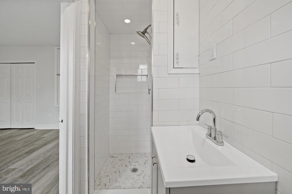 785 S 6TH STREET Unit: 2ND FL