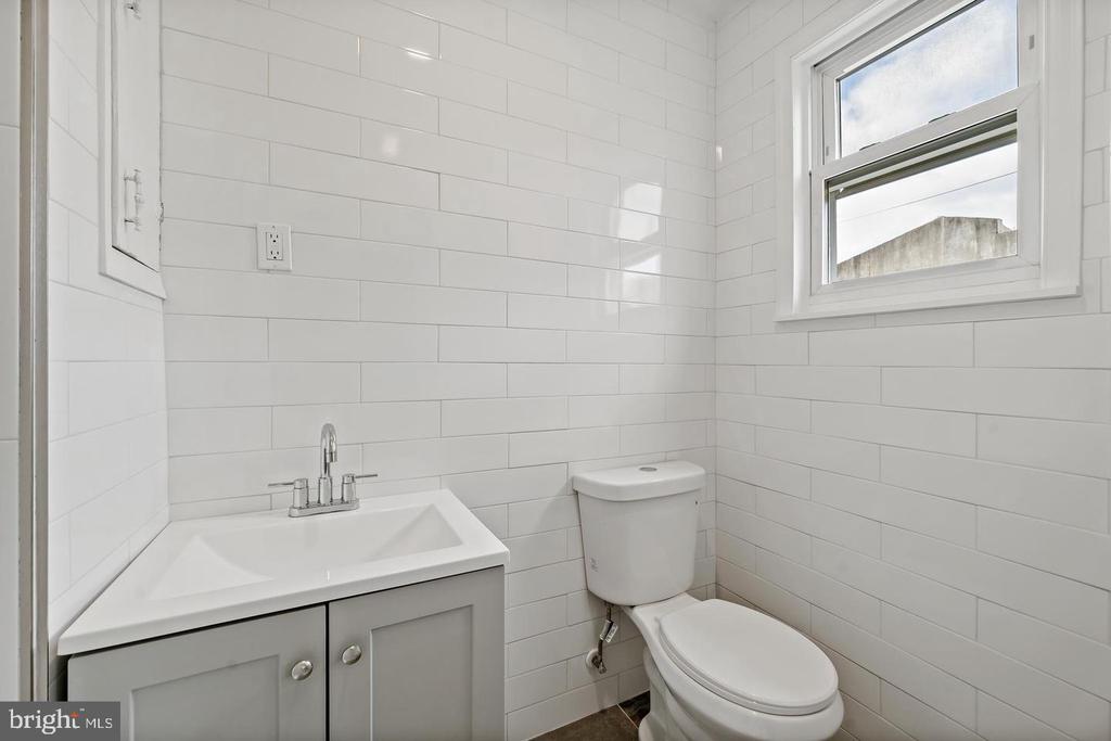 785 S 6TH STREET Unit: 2ND FL