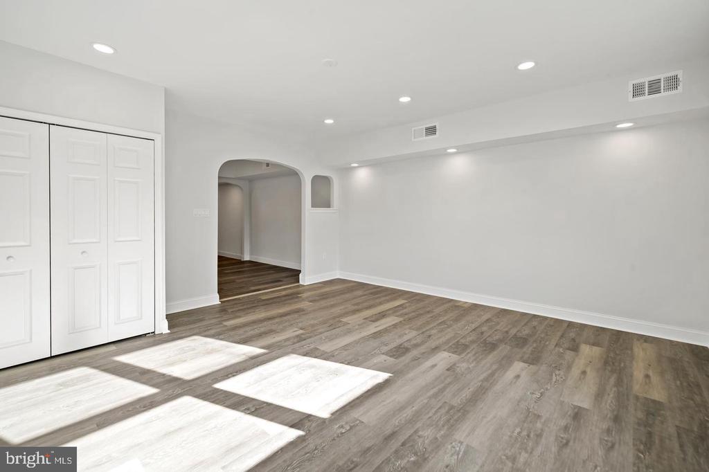 785 S 6TH STREET Unit: 2ND FL