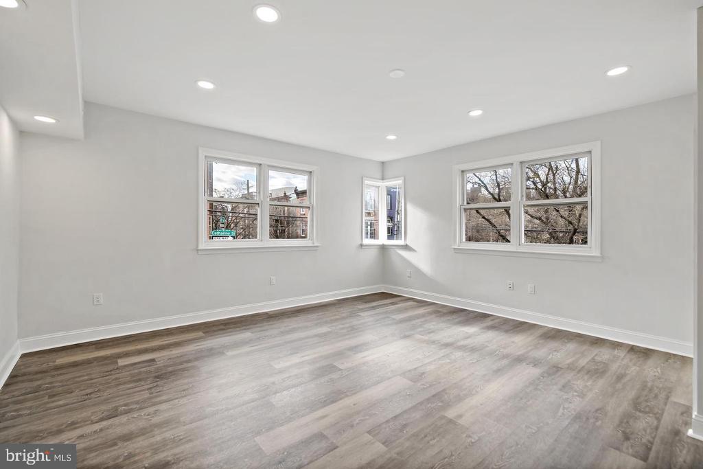 785 S 6TH STREET Unit: 2ND FL