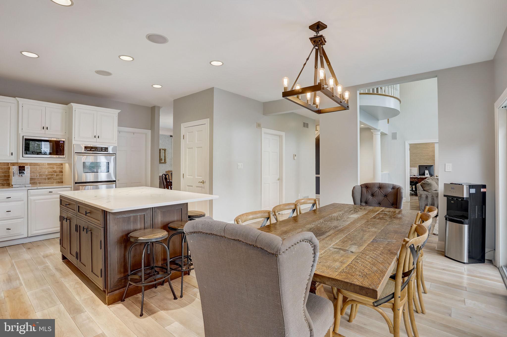 14 Treaty Elm Ln