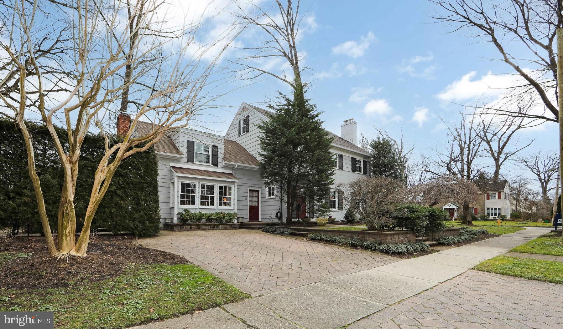 330 Woodland Ave