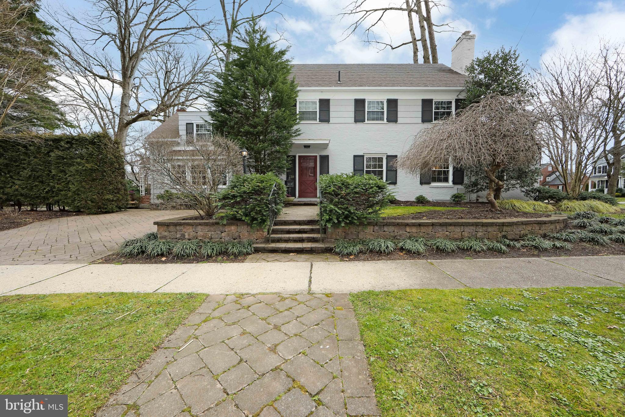 330 Woodland Ave