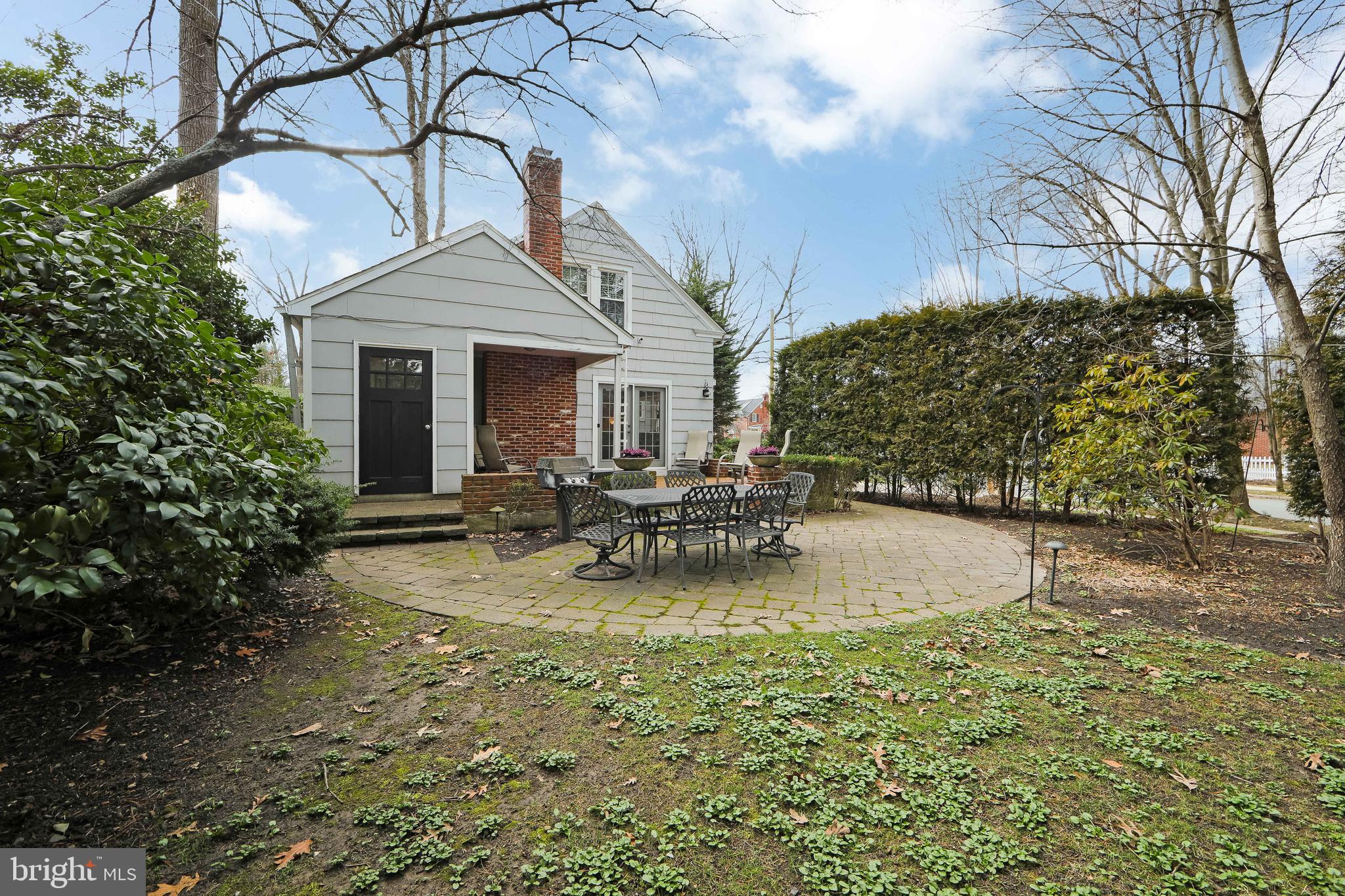 330 Woodland Ave