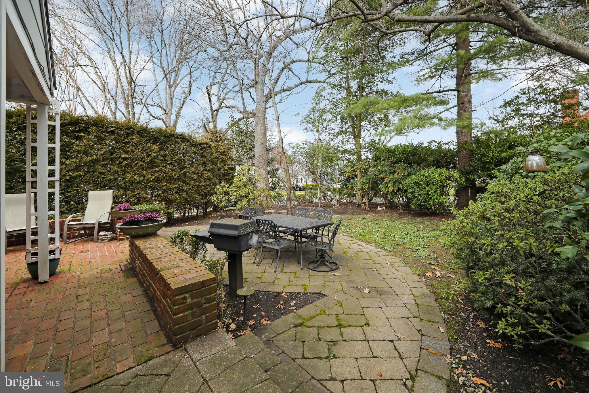 330 Woodland Ave