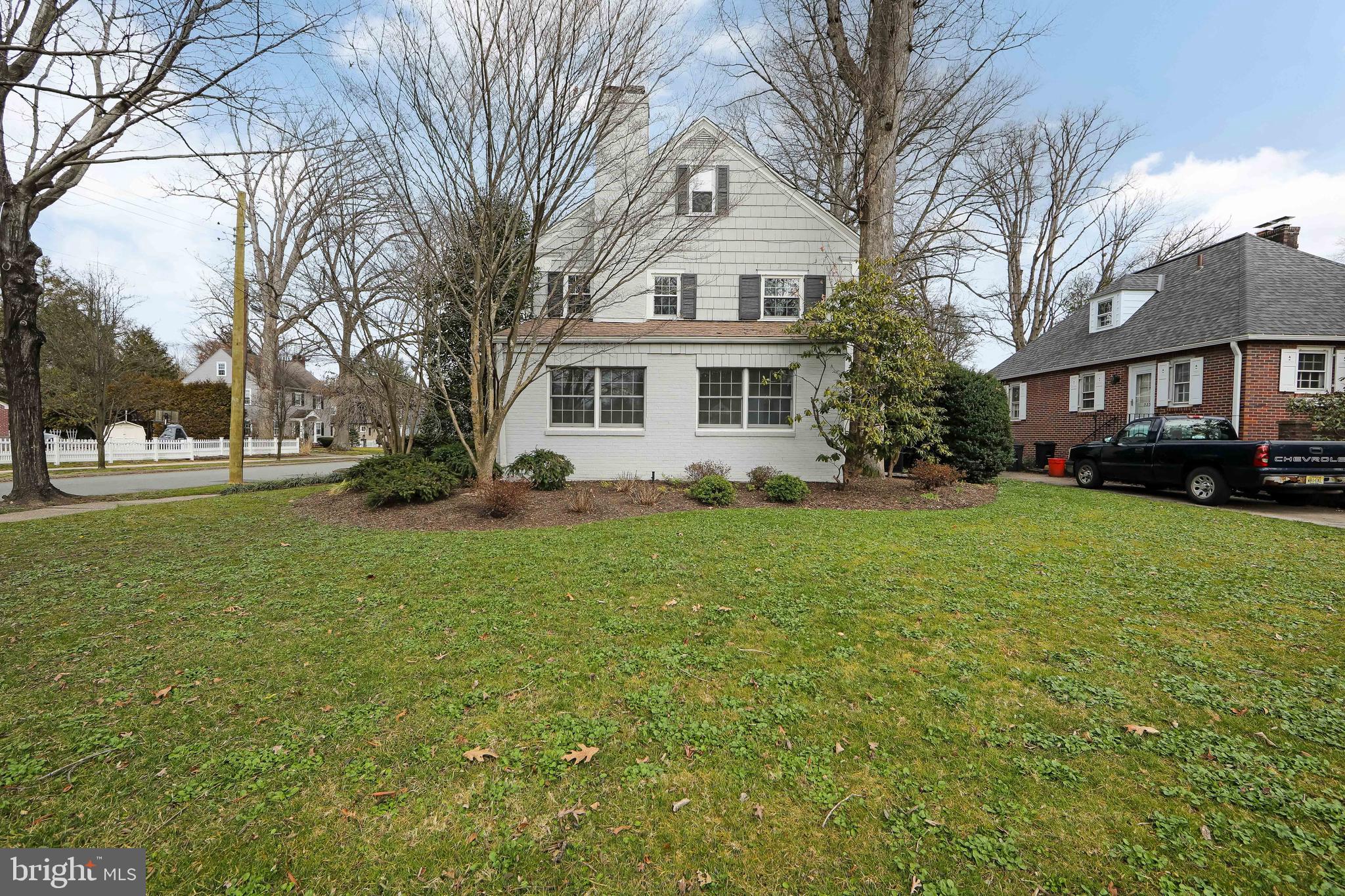 330 Woodland Ave