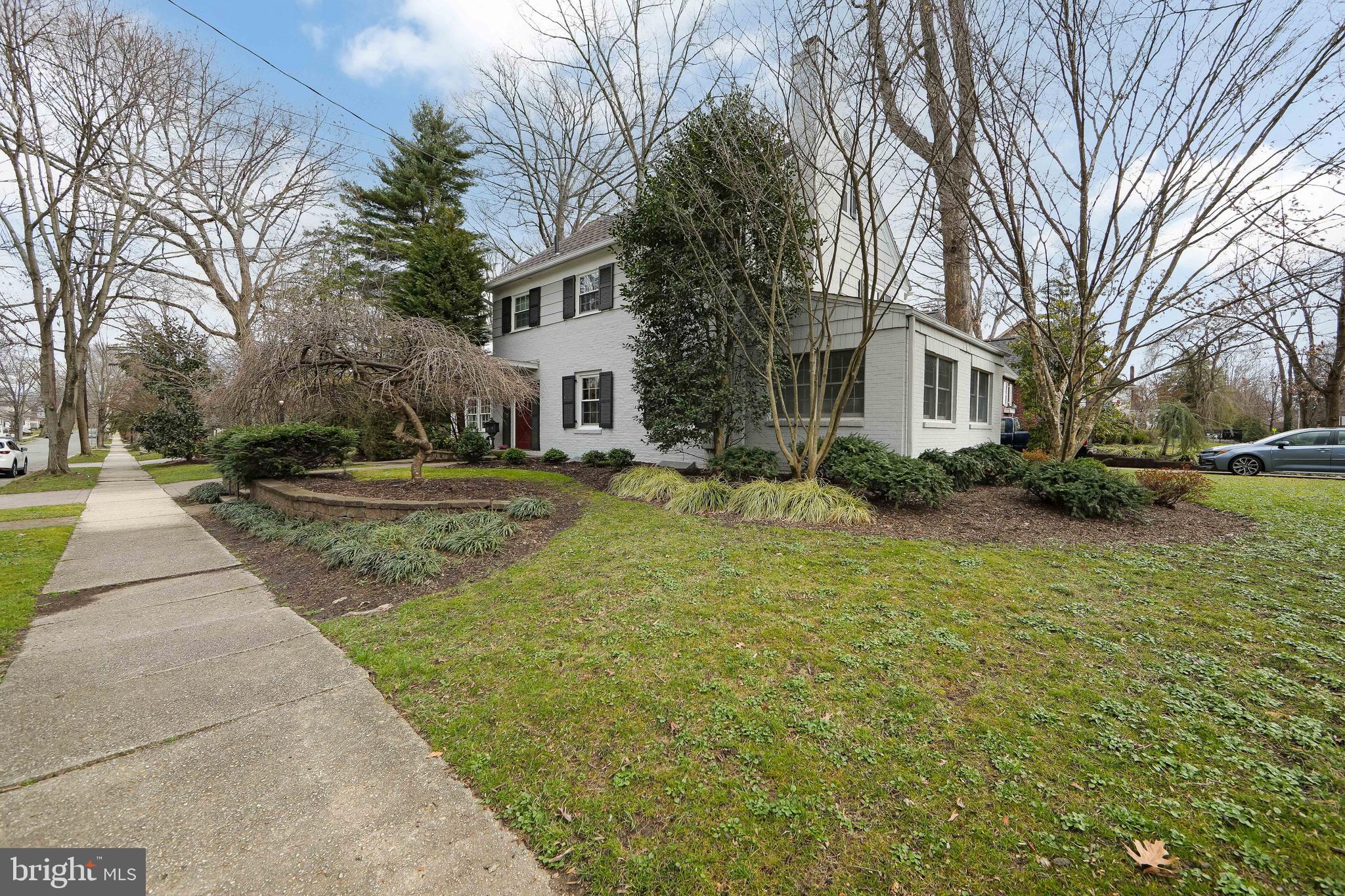 330 Woodland Ave