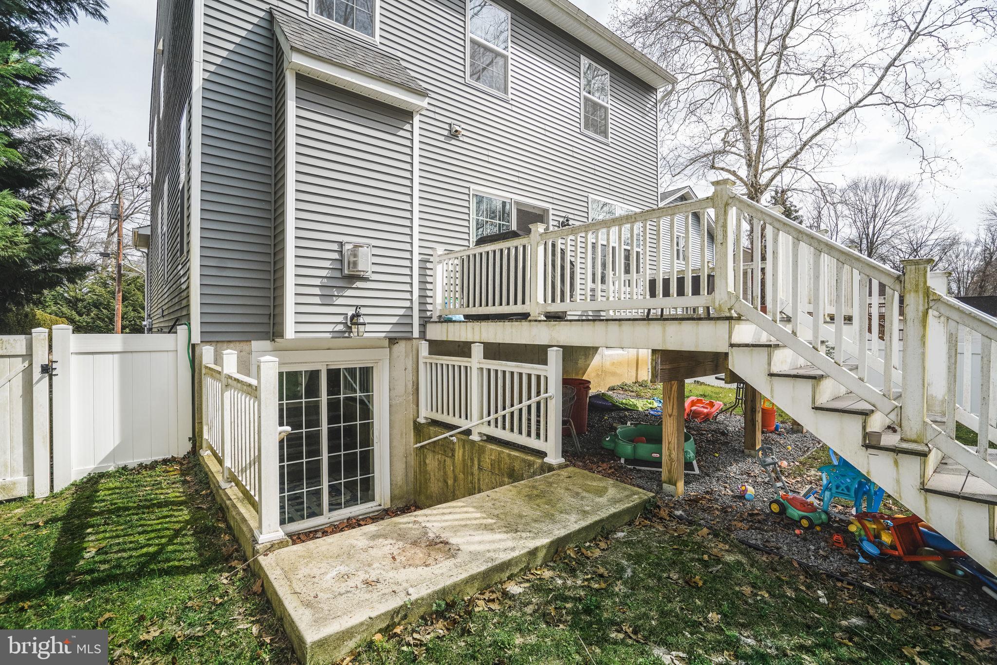503 Locust Ave