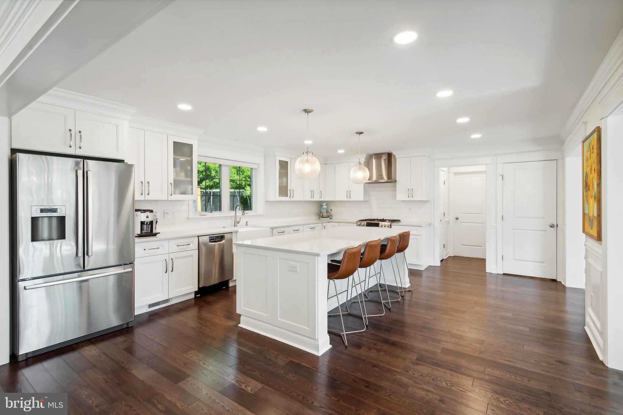 210 Meadow Dr