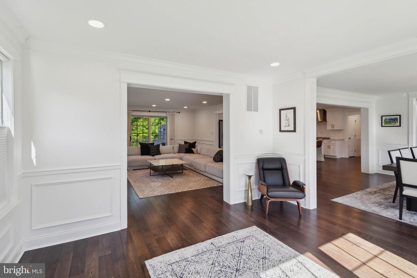 210 Meadow Dr