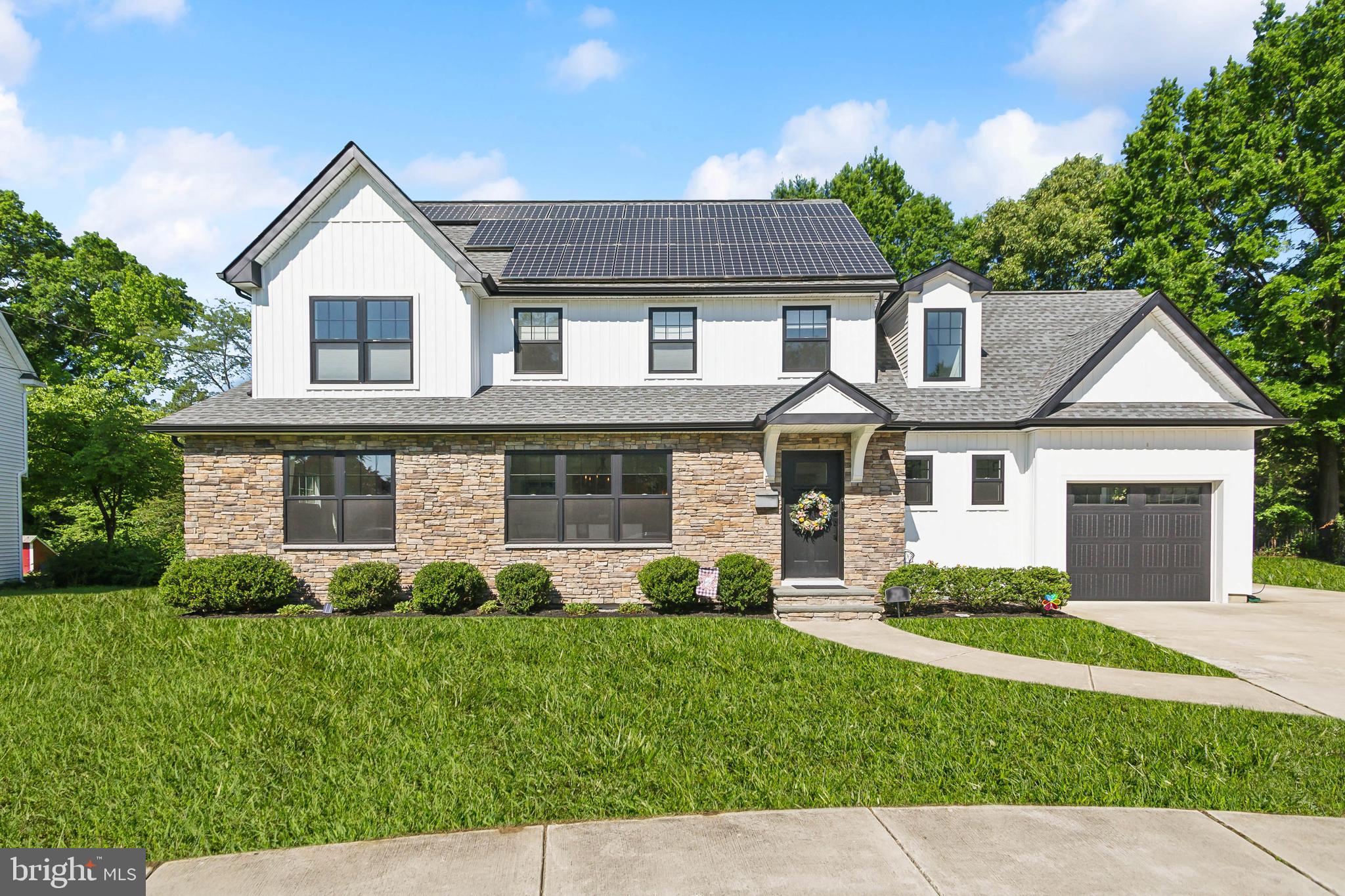 210 Meadow Dr