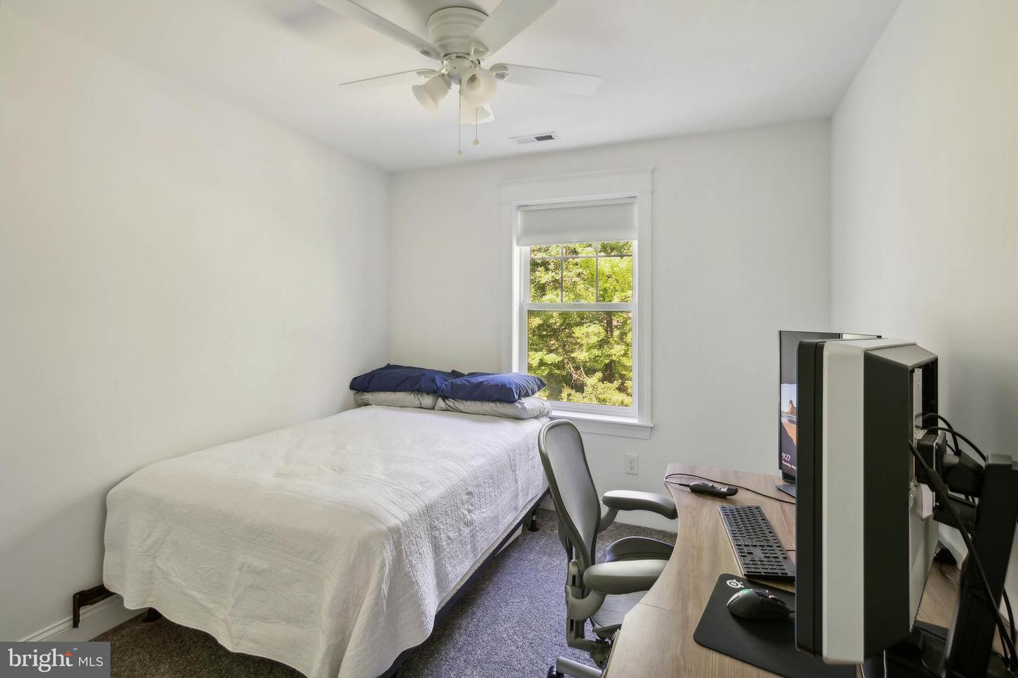 210 Meadow Dr