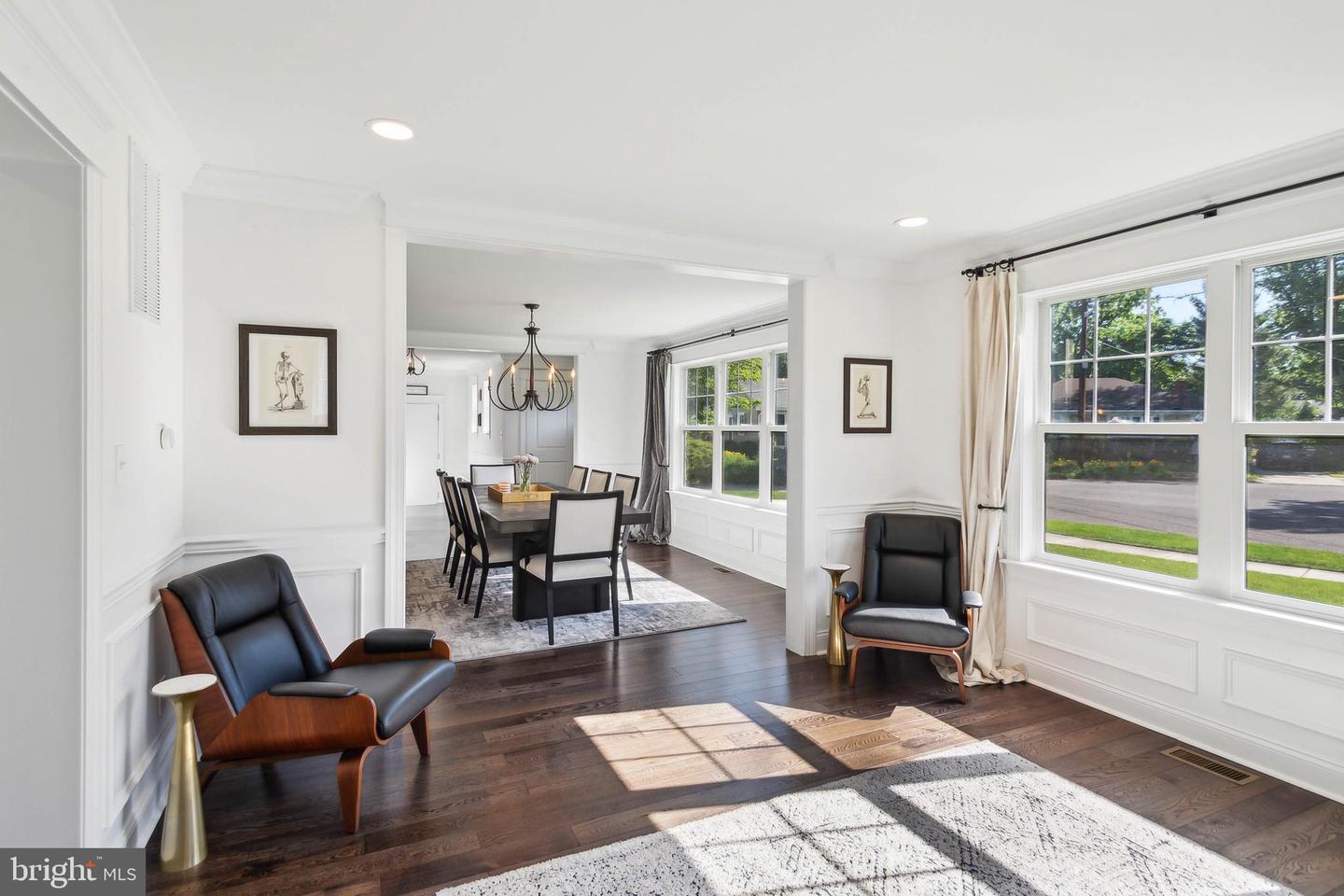 210 Meadow Dr