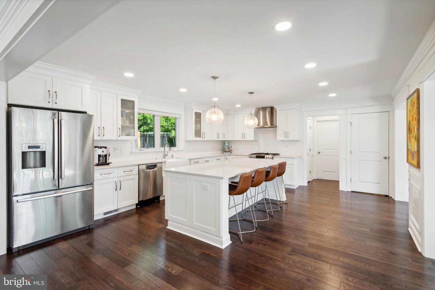 210 Meadow Dr