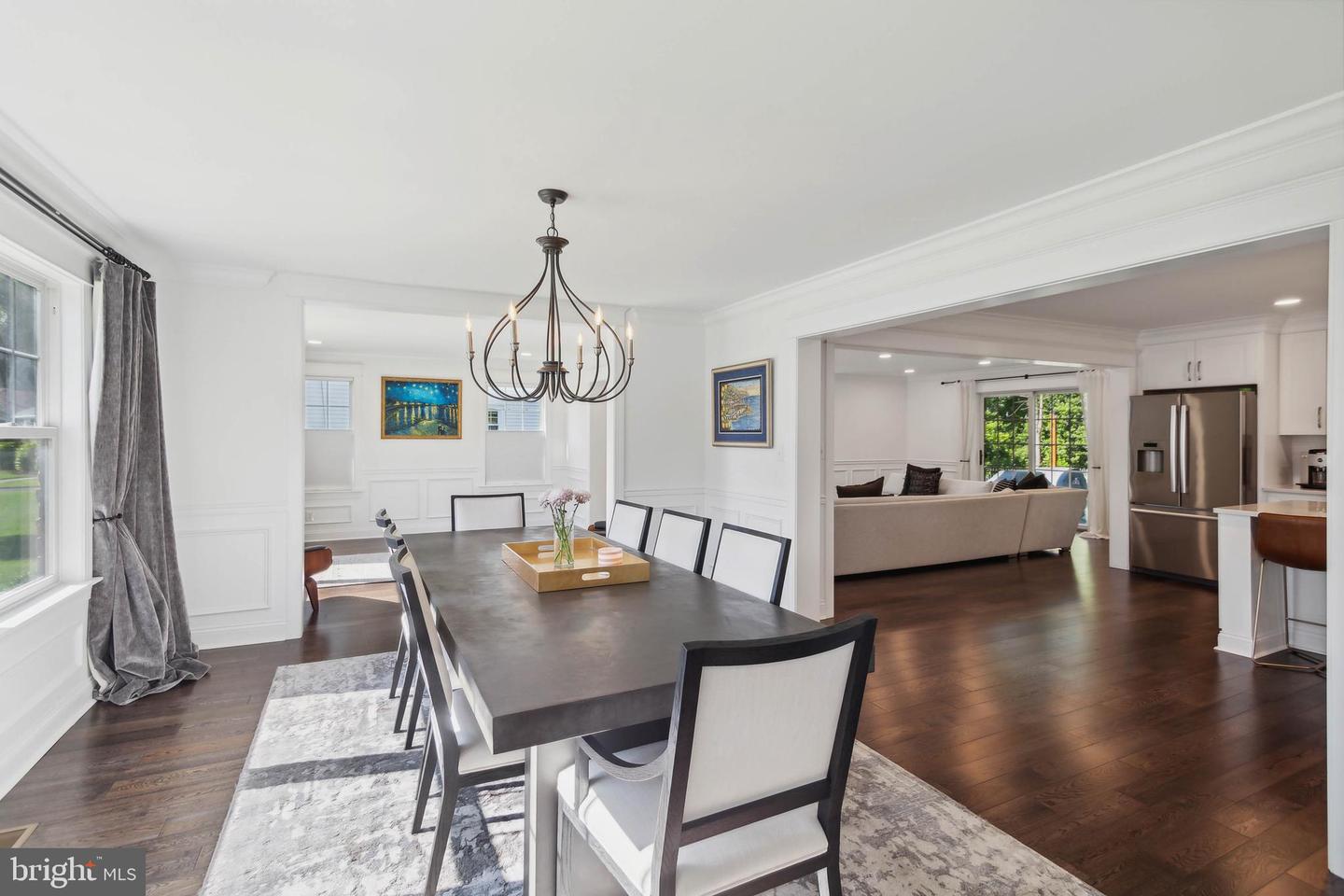 210 Meadow Dr