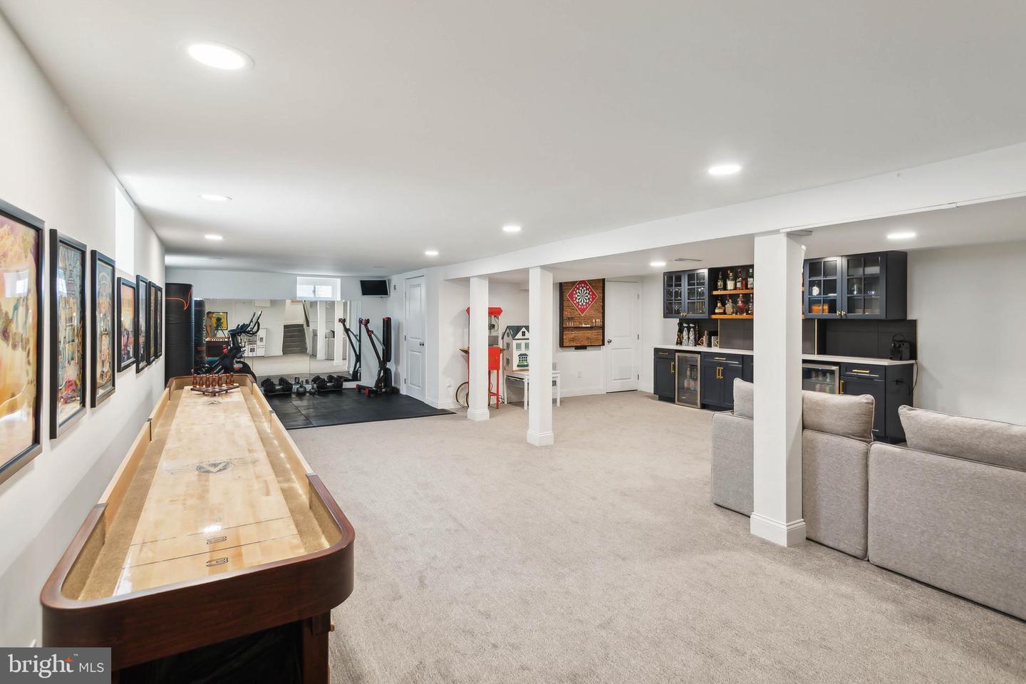 210 Meadow Dr