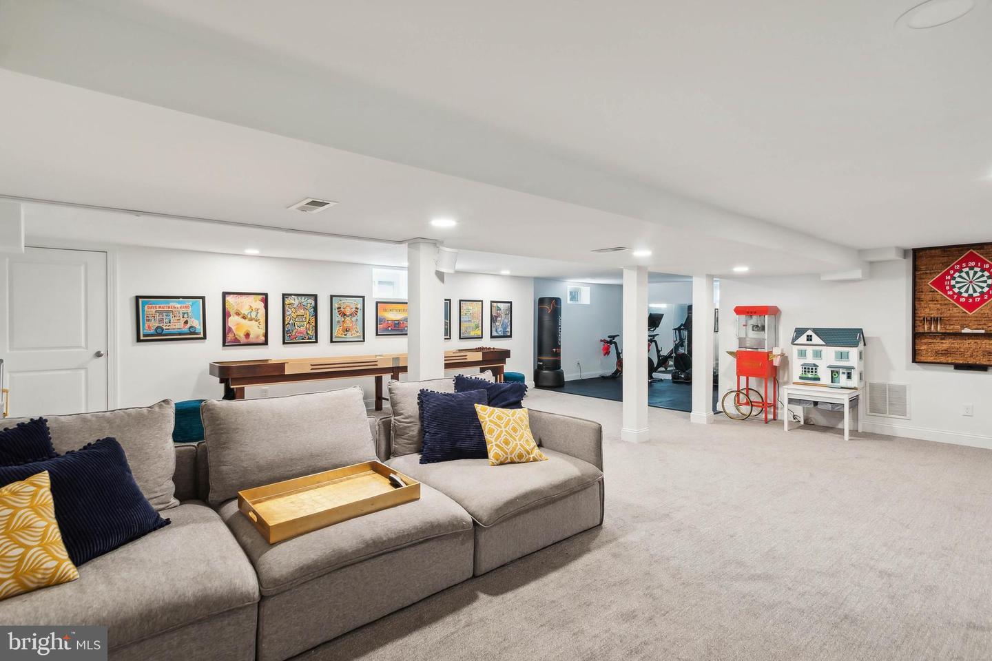 210 Meadow Dr