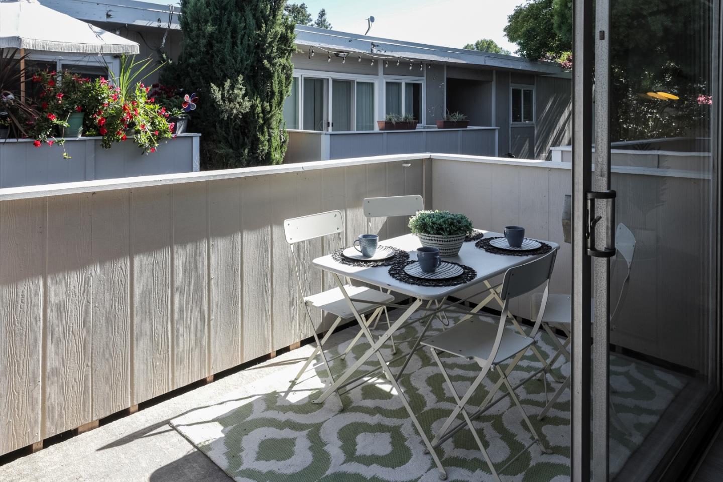 1898 Meridian AVE 28