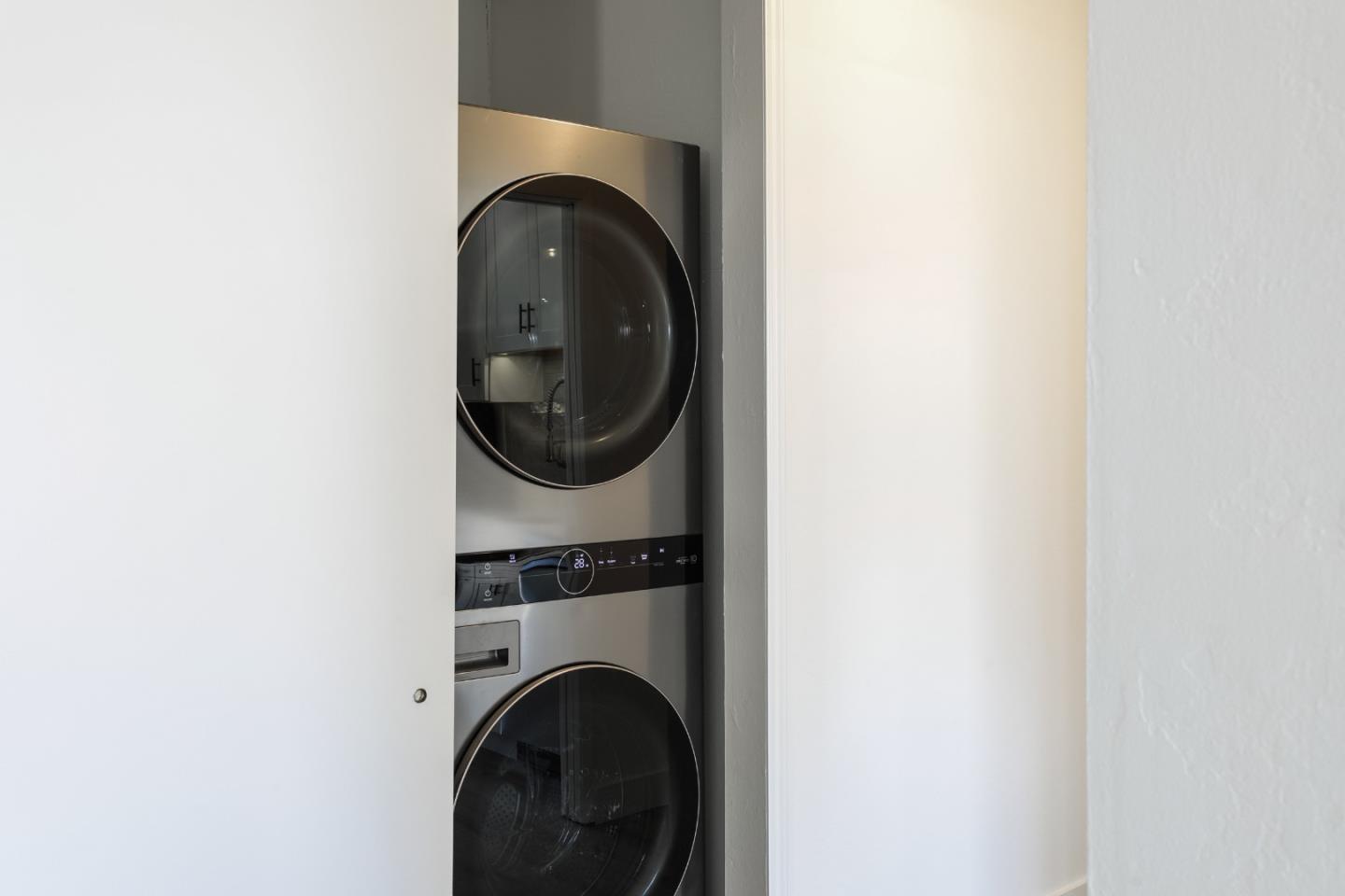 1898 Meridian AVE 28