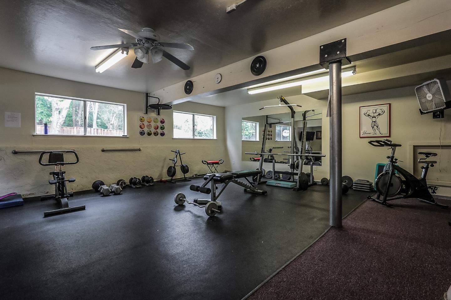 1898 Meridian AVE 28