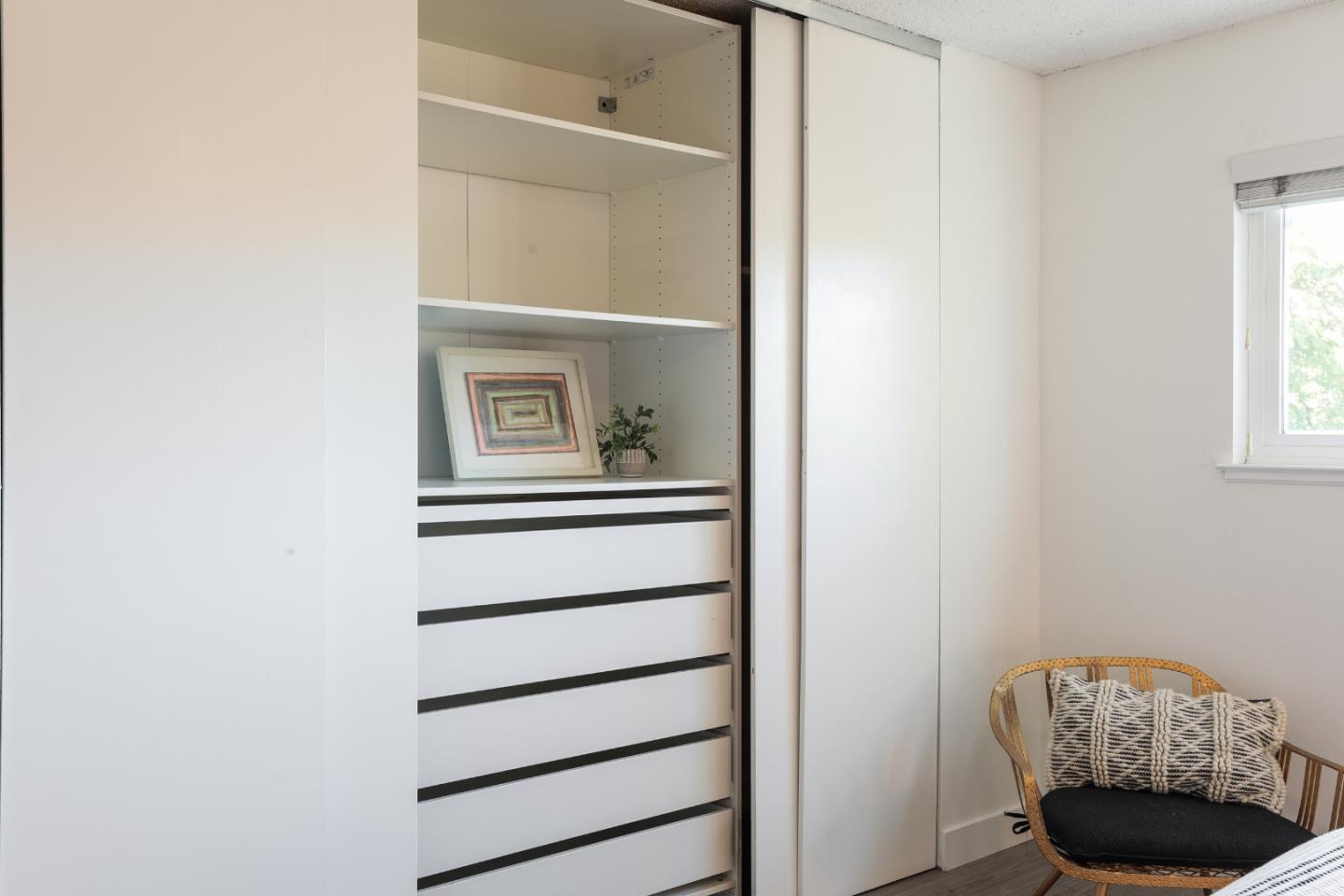 1898 Meridian AVE 28