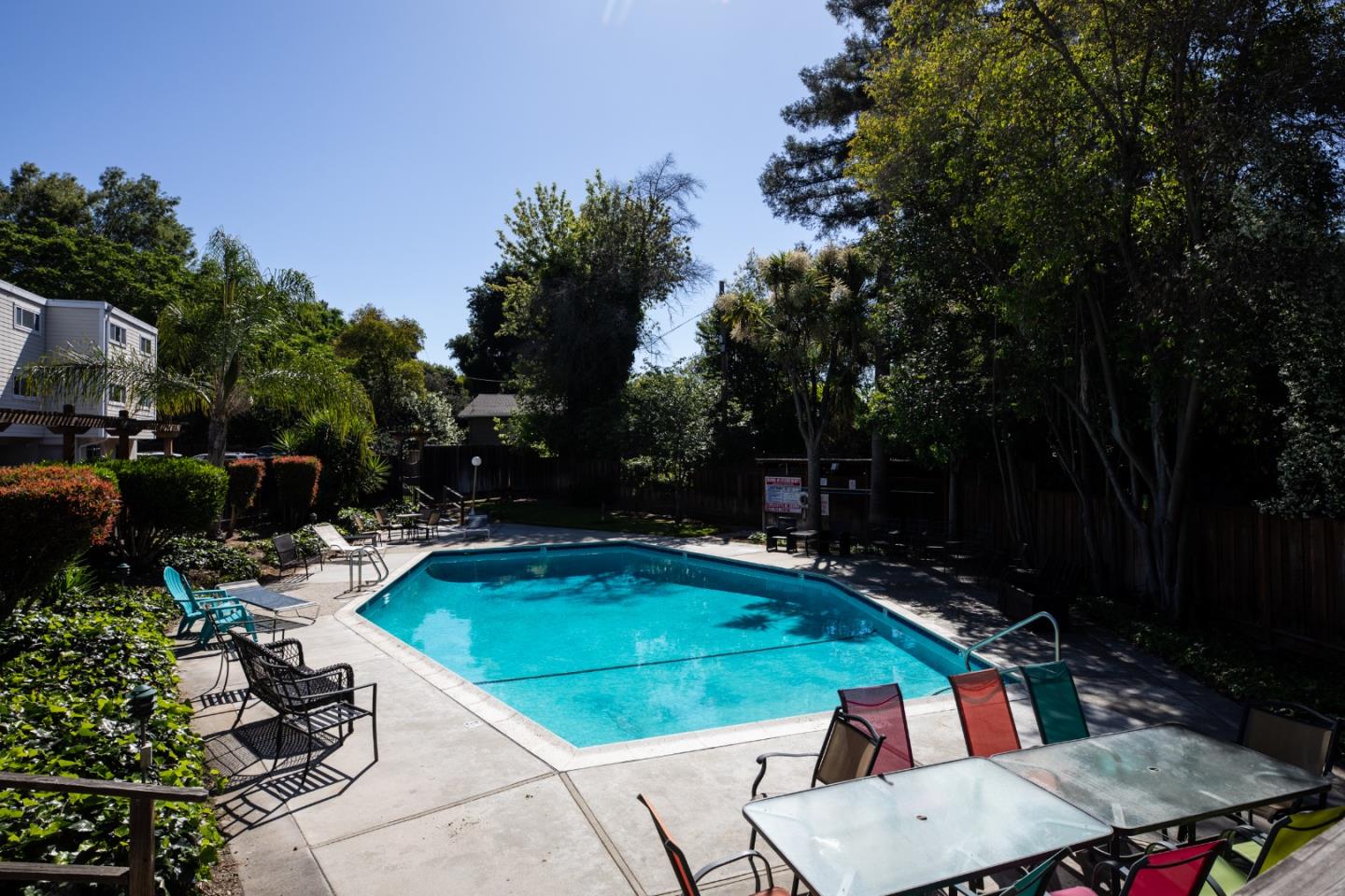 1898 Meridian AVE 28