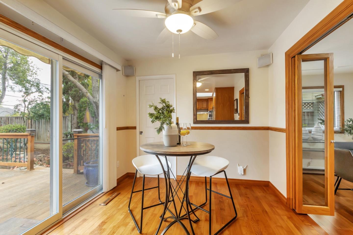 232 More Avenue